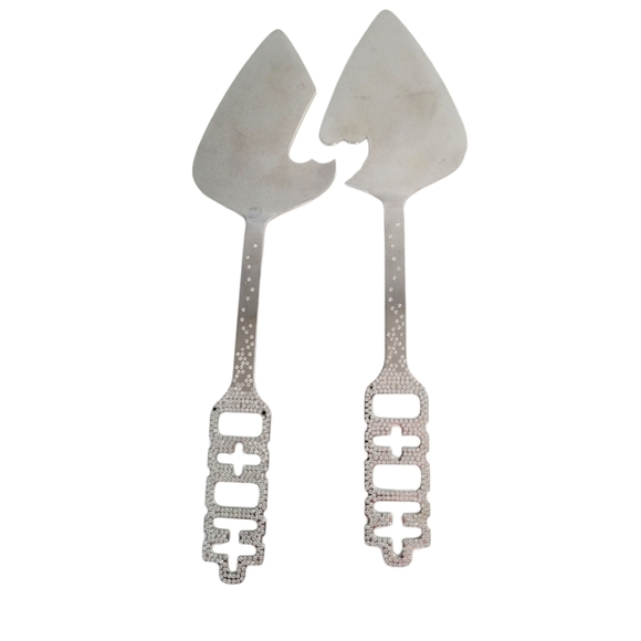 Yaang Stainless Steele and Rhinestone Accent Connecting Hearts Cake Server - Picture 2 of 7